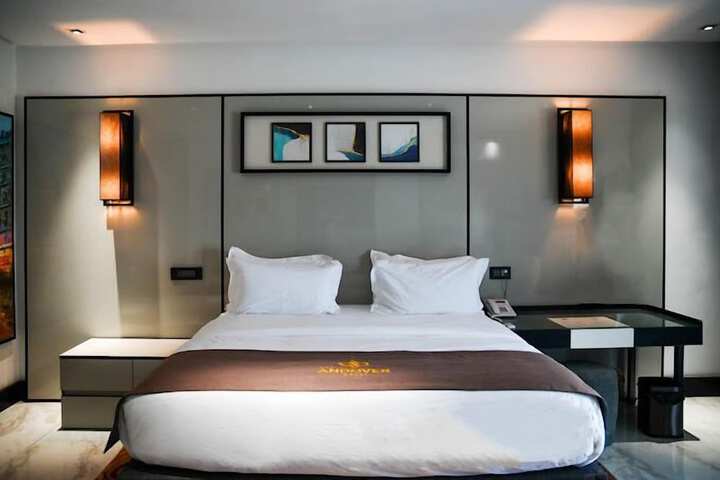 Room 18 of 63