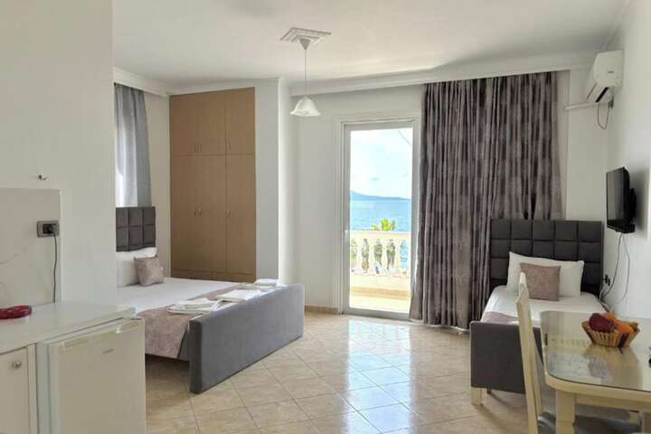 Room 7 of 20