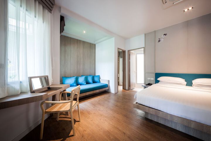 Room 4 of 48