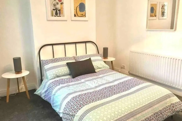 Room 4 of 5