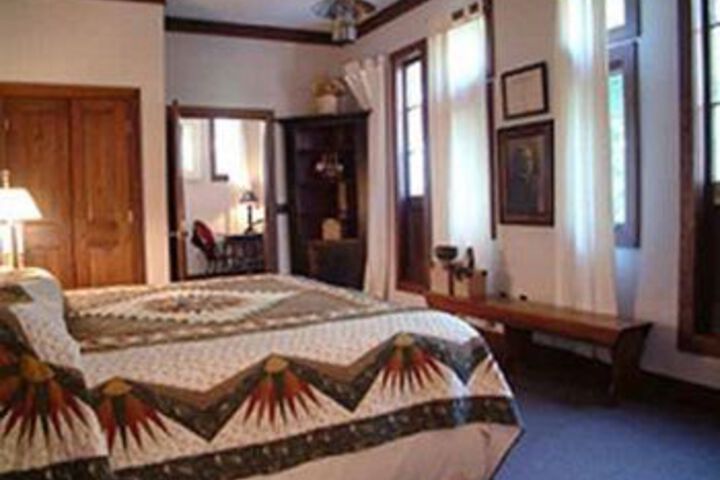 Room 32 of 73