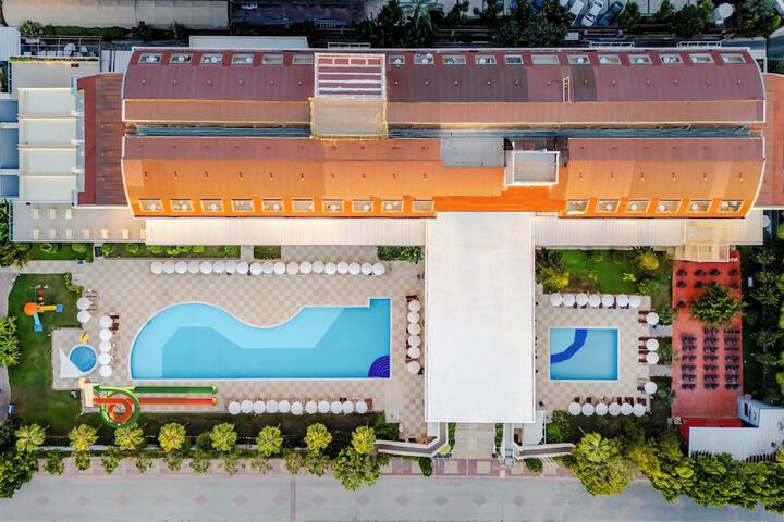 Hotel 27 of 29