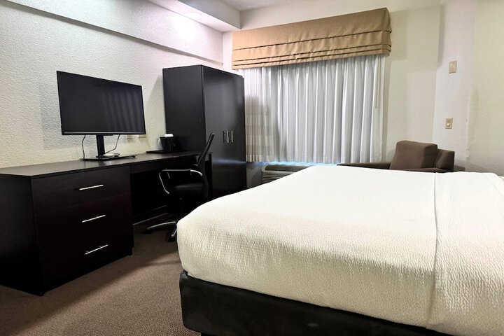 Room 66 of 95