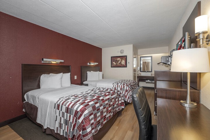 2 Double Beds (7 of 7)