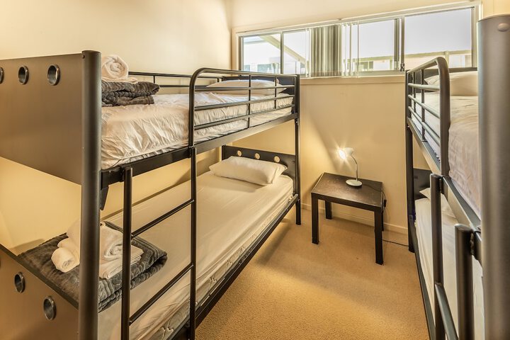 Room 6 of 148