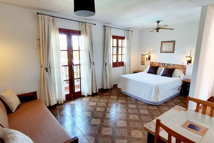 Room 14 of 103