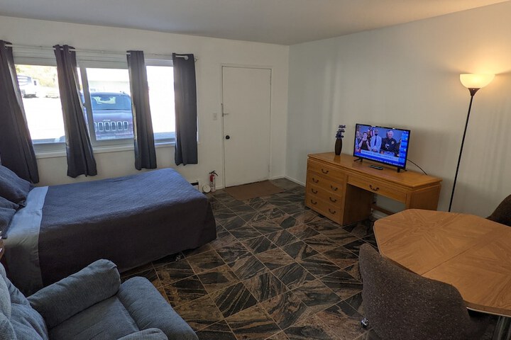 Room 3 of 12