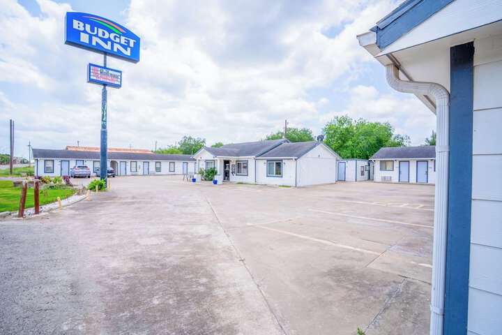 OYO Budget Inn Falfurrias Hwy 281 in Falfurrias, TX
