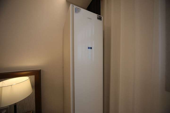 Room 28 of 60