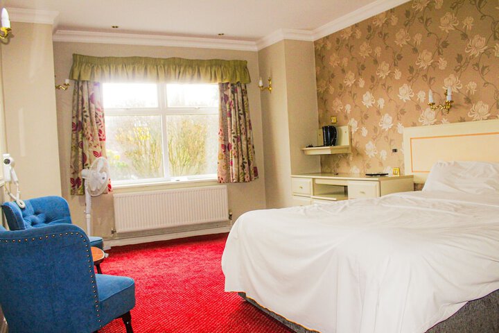 Consort Hotel Image 9