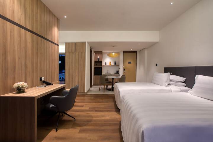 Room 6 of 84
