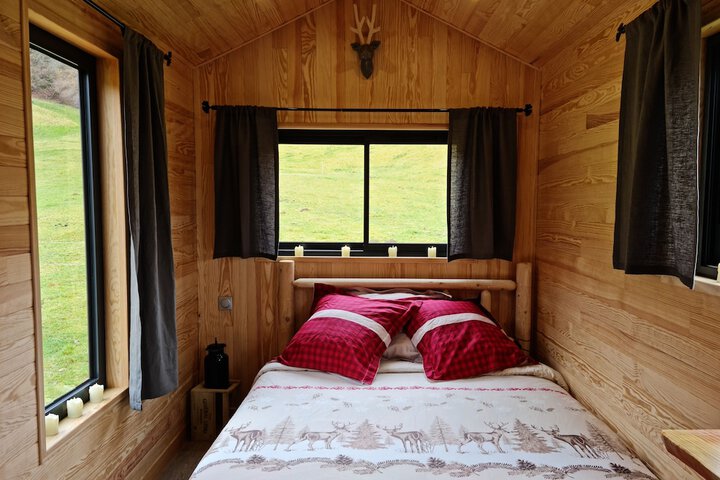 Room 4 of 33