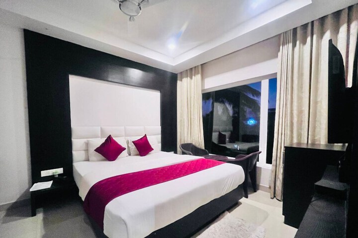 Room 6 of 32
