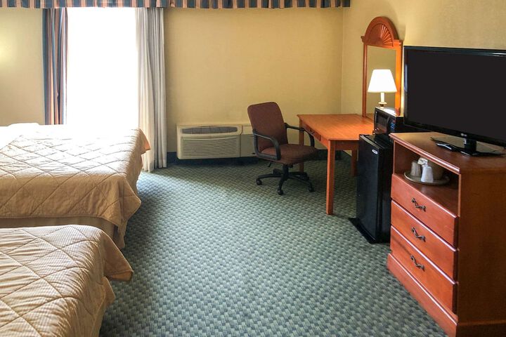 1 Double Bed Accessible (4 of 20)