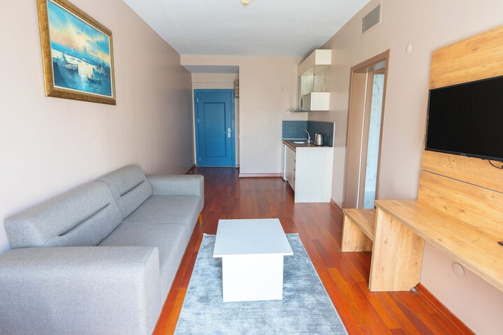 Room 11 of 36