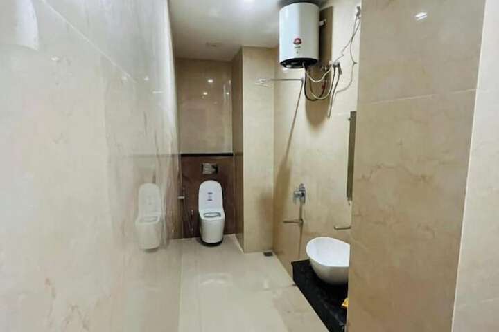 Room 12 of 19