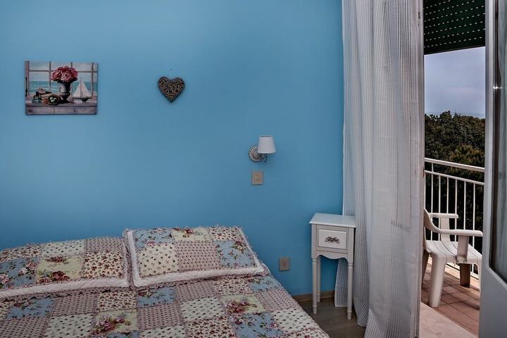 Room 11 of 23