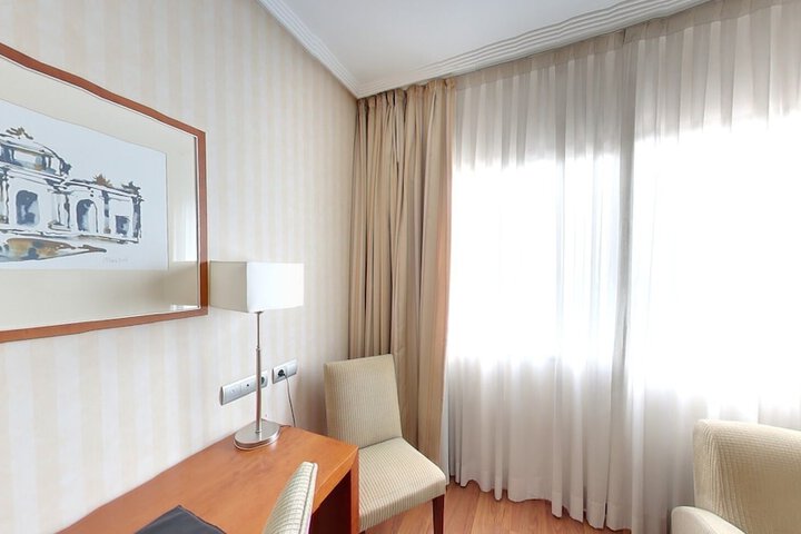 Room 15 of 38