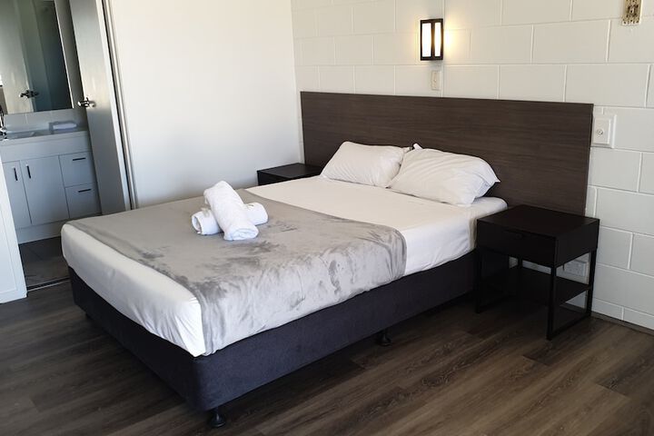 Room 11 of 19
