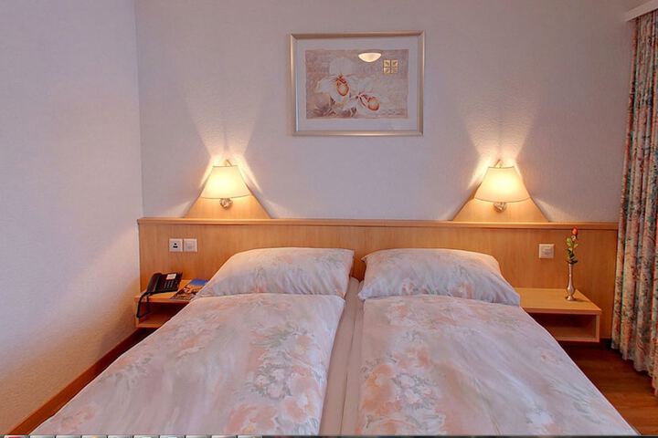 Room 17 of 79
