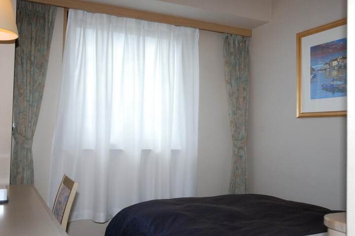 Room 16 of 50