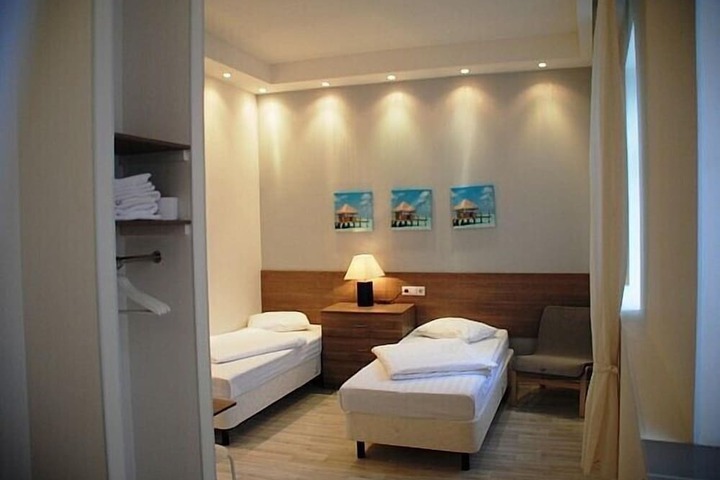 Room 15 of 69