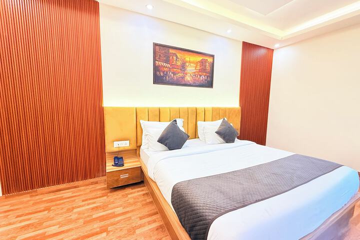 Room 9 of 40