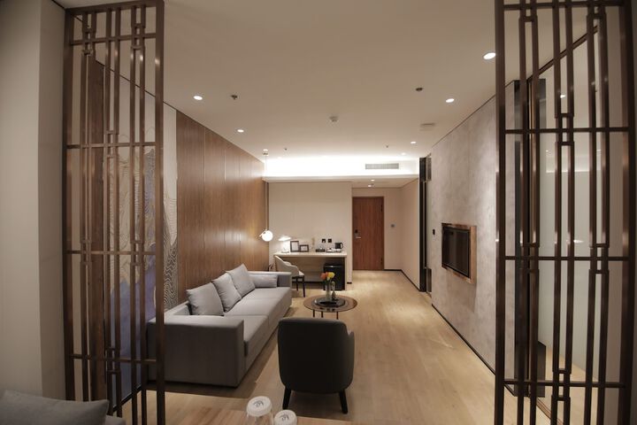 Room 8 of 20