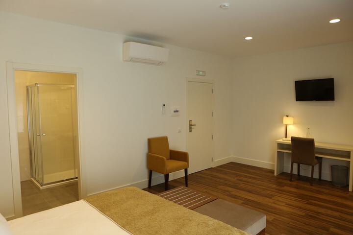 Room 27 of 81