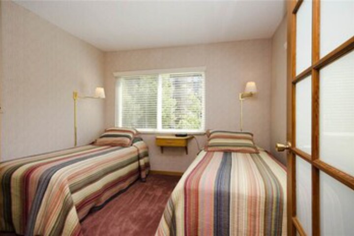 Room 25 of 144