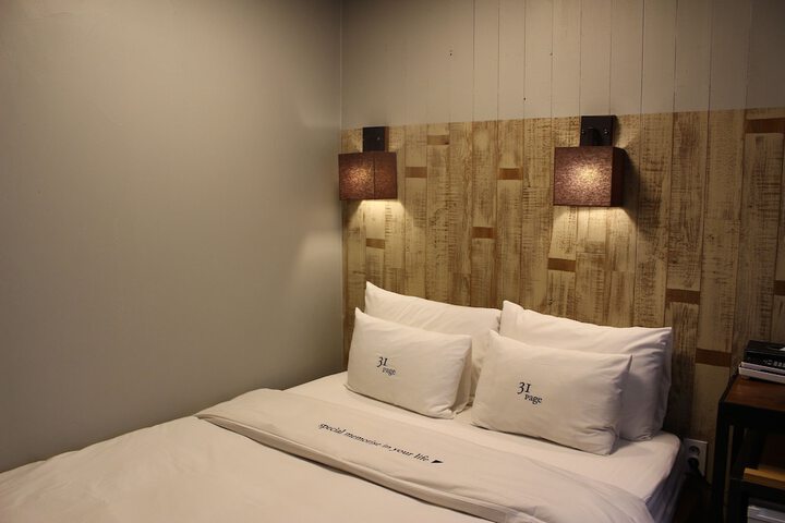 Room 26 of 92