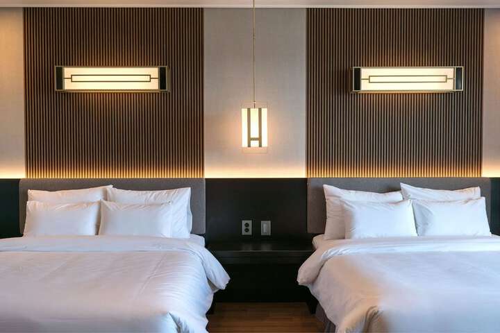 Room 18 of 111