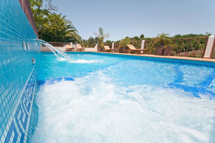 Pool 10 of 14