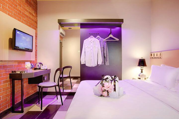 Room 12 of 46