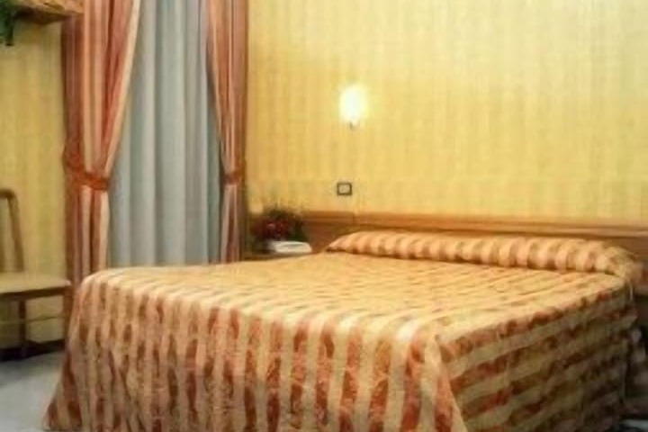 Room 14 of 49