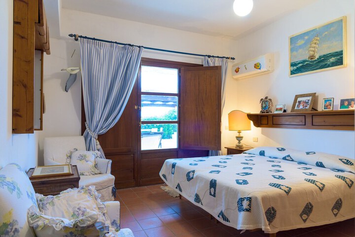 Room 7 of 24