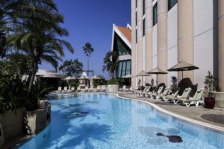 Pool Hotel