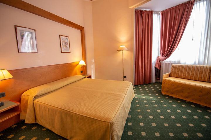 Room 19 of 73
