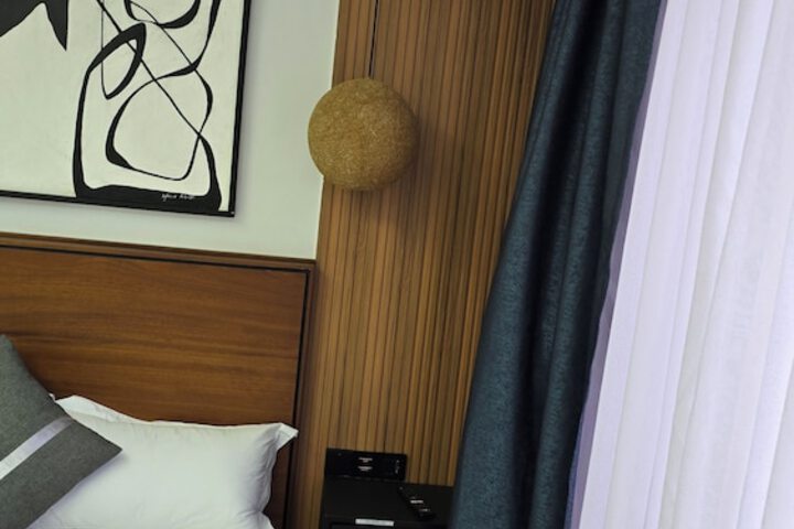 Room 7 of 61