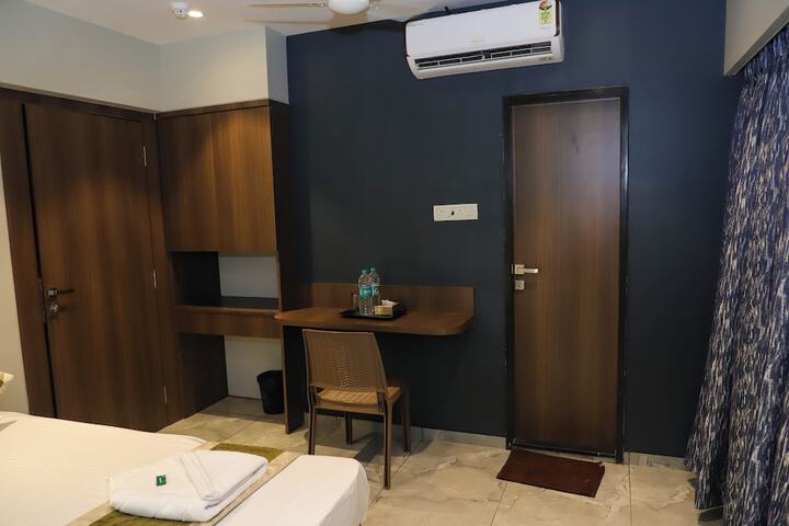 Room 19 of 28