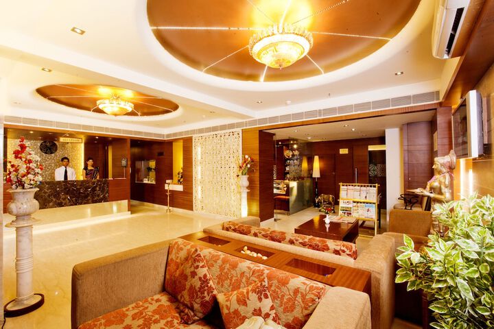 Entrance & Lobby