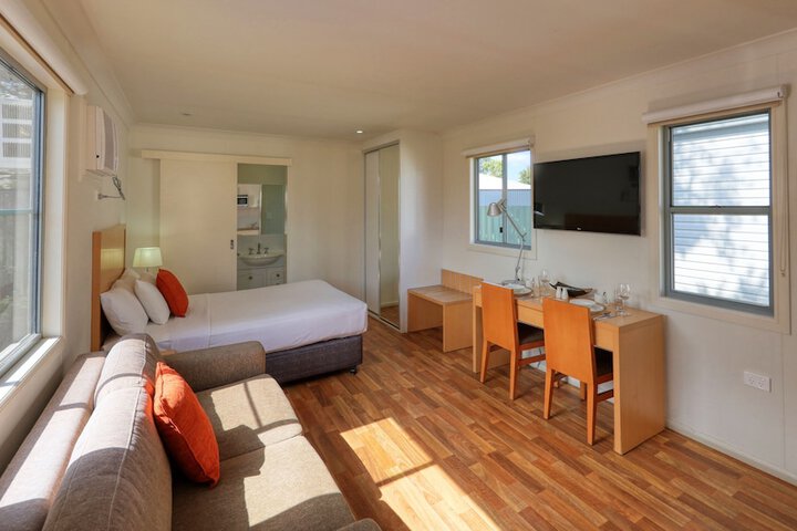 Room 11 of 50