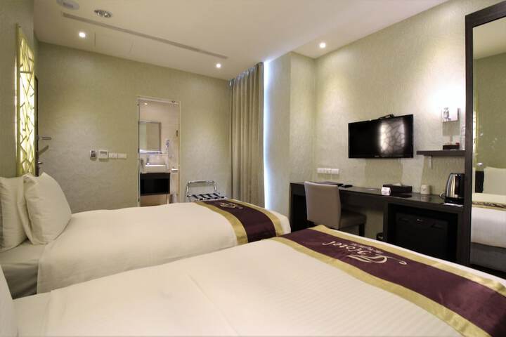 Room 25 of 64