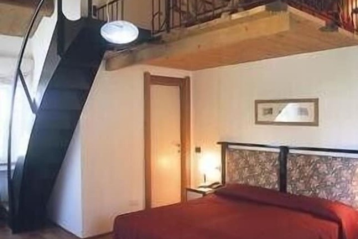 Room 13 of 43