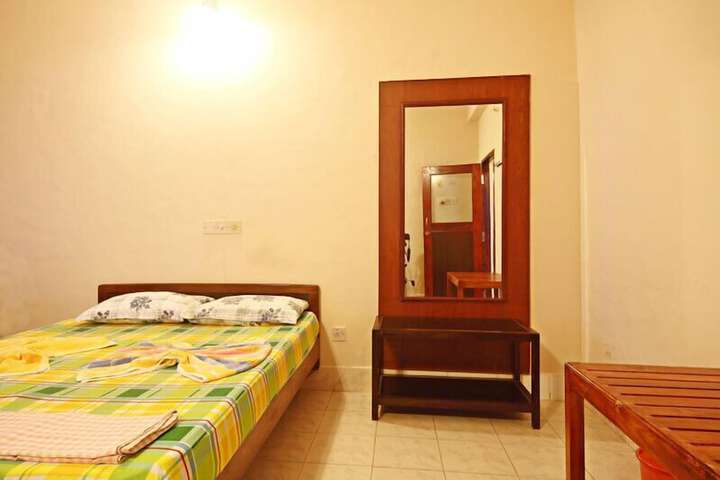 Room 6 of 32