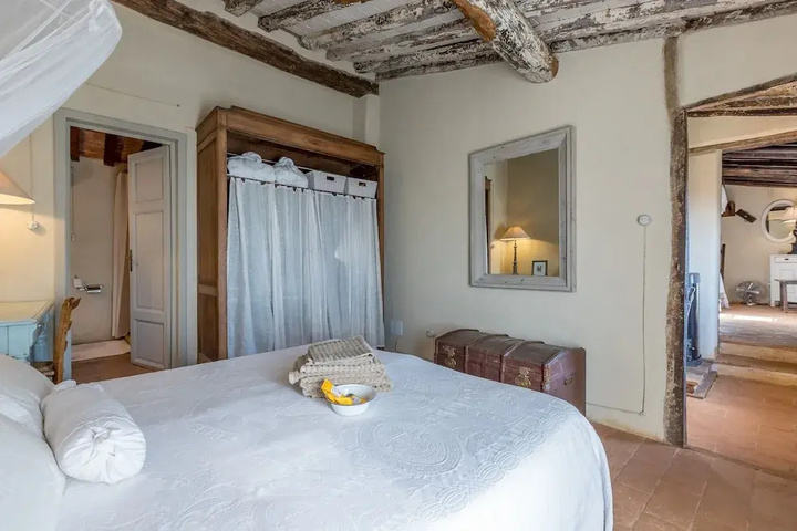 Room 4 of 21