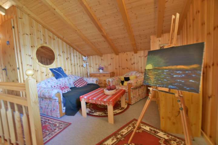 Room 4 of 10