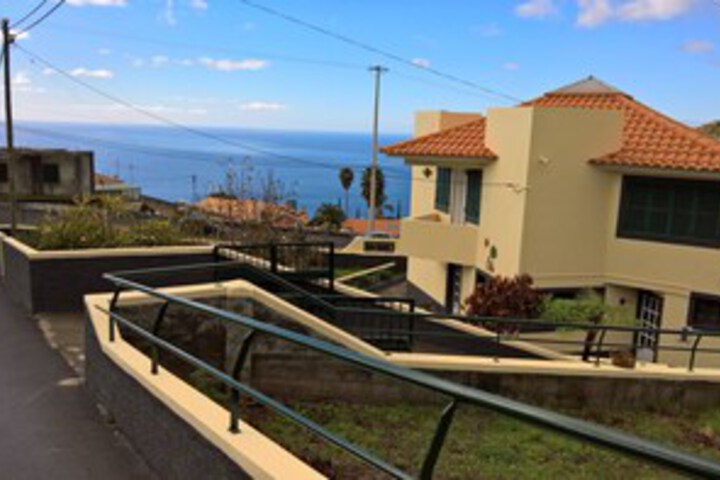 The Sun Palms House