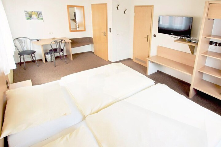 Room 12 of 43