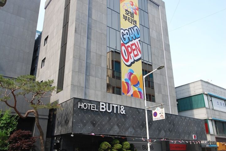 Hotel BUTI &
